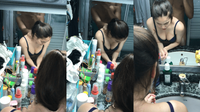 Doggy em trước gương trong nhà vệ sinh